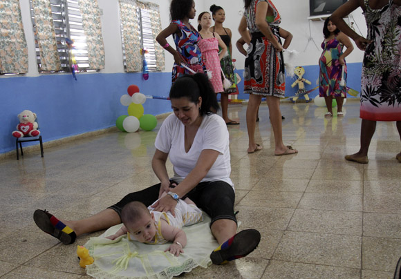 Programa materno infantil, en Carcel de mujeres de la Habana. Foto: Ismael Francisco/Cubadebate.