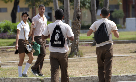 Estudiantes de la enseñanza técnica. Foto: Ismael Francisco/Cubadebate.