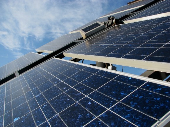 Cuba inaugura su primera central de energía solar