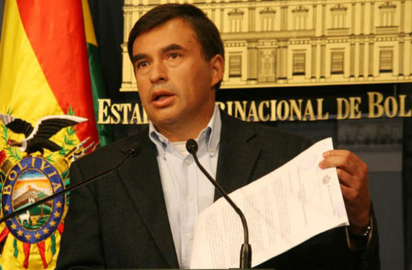 El ministro de la Presidencia de Bolivia, Juan Ramón Quintana, ha denunciado la existencia de intelectuales bolivianos al servicio de Estados Unidos, entre los métodos injerencistas del gobierno norteamericano en su país.