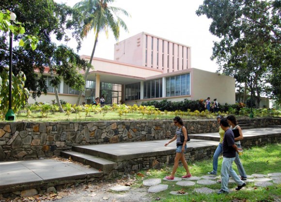 Universidad Central de Las Villas, un bastión del desarrollo científico del país.