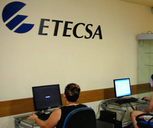 ETECSA debate sobre mejoramiento de servicios