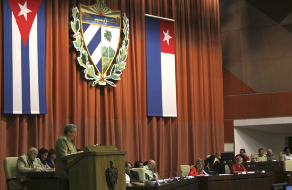 Clausura Raúl Castro, presidente de Cuba, sesión plenaria del parlamento cubano. Foto: Ladyrene Pérez/cubadebate. 