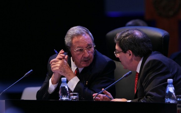 Raúl Castro y Bruno Rodríguez. Foto: Ismael Francisco/ Cubadebate