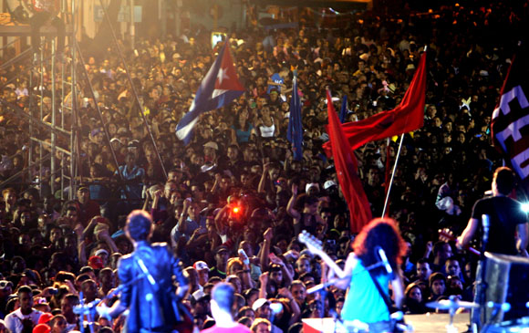 Concierto por Los 
Cinco y de bienvenida a Fernando González en la Escalinata de la 
Universidad de La Habana, 1 de marzo de 2014. Foto: Ismael 
Francisco/Cubadebate