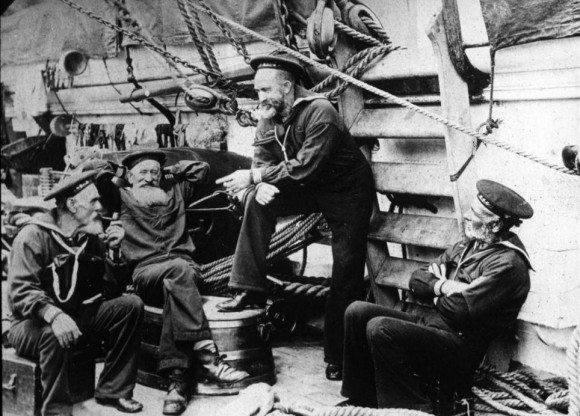 Marineros estadounidenses fotografiados durante la guerra española-estadounidense. Son de Dave Irlanda, Purdy, Tom Griffin y John King