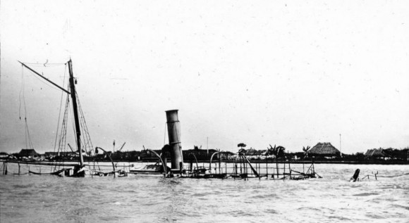 Una imagen de los restos del naufragio de la armada española Cebu transportador tomado alguna vez después de una batalla