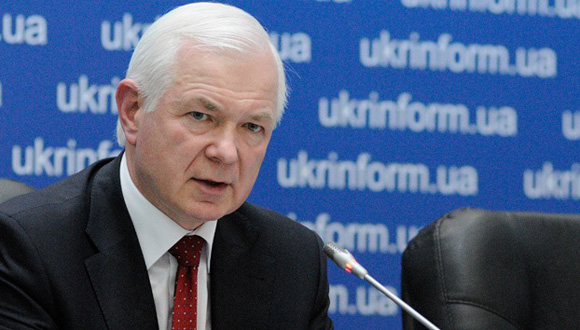 Nikolai Malomuzh. Militar. De abril de 2005 a junio de 2010 fue el jefe del Servicio de Inteligencia Exterior de Ucrania. Desde septiembre de 2006 fue miembro de la Seguridad Nacional y Defensa de Ucrania. Desde junio de 2010 hasta febrero de 2014 fue asesor del presidente de Ucrania.
