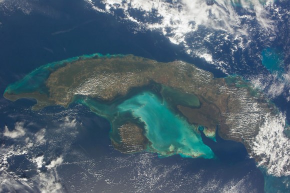 El país caribeño de Cuba se representa en esta imagen , fotografiado por uno de los 38 miembros de la tripulación Expedición a bordo de la ISS , el 26 de diciembre de 2013. (NASA )