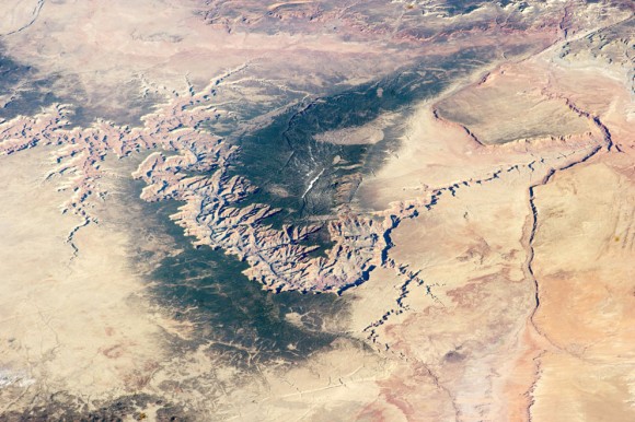 Una vista oblicua del Gran Cañón , desde la Estación Espacial Internacional , el 25 de marzo de 2014. (NASA ) 
