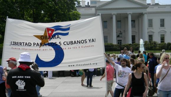 Marcha a favor de los Cinco frente a la Casa Blanca. FOTO: Archivo.