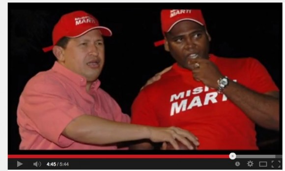 Médicos que atendieron a Chávez cantan Los amigos del amigo4
