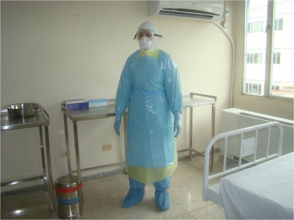 Se cuenta con los medios de protección en el país para que el personal de la salud atienda a posibles pacientes con ébola.