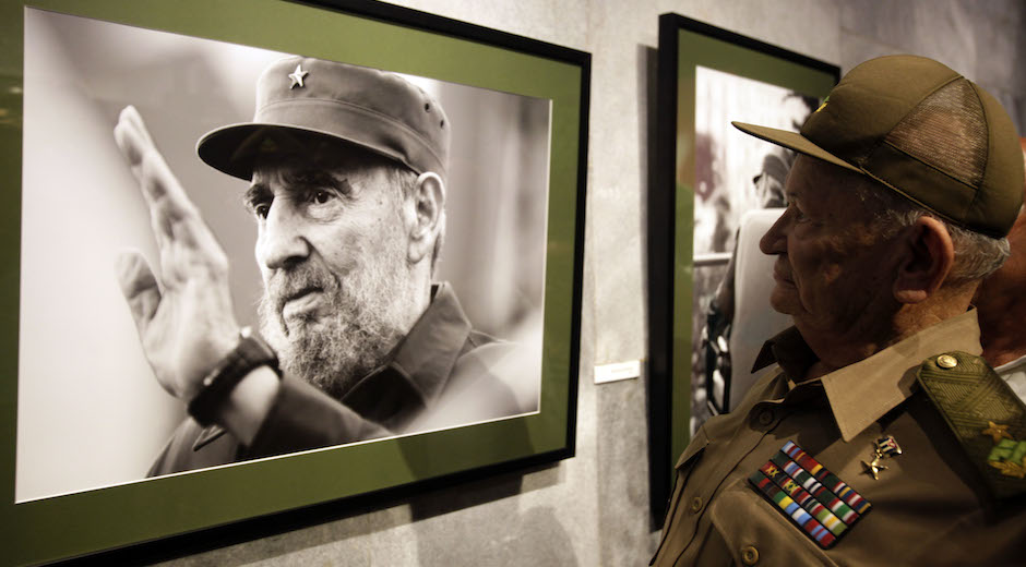 “Fidel es Fidel”: Inauguran exposición fotográfica dedicada al líder cubano en su cumpleaños 88