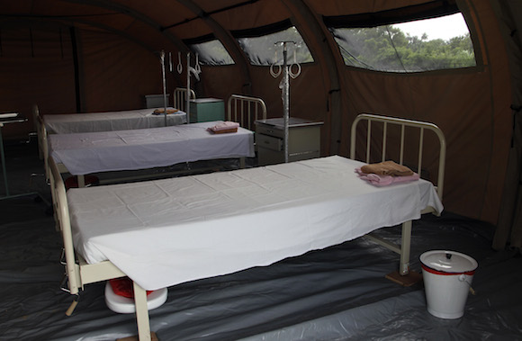 Los cubanos se preparan en campamentos que simulan a los existentes en Sierra Leona/ Cubadebate.