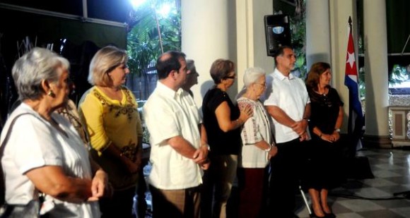 Acto de entrega de la Medalla de la Amistad a Alicia Jrapko y William (Bill) Hackwell, del Comité de Solidaridad con Los Cinco, realizado en la sede del Instituto Cubano de Amistad con los Pueblos (ICAP), en La Habana, Cuba, el 2 de octubre de 2014 . AIN FOTO/Oriol de la Cruz ATENCIO / Cubadebate