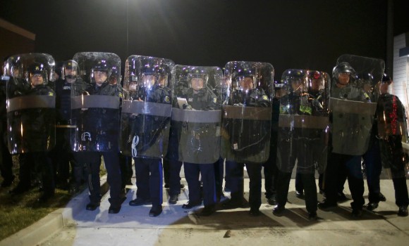 Estallan protestas en Ferguson132