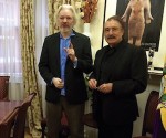 Ignacio Ramonet (I) y Julian Assange en la Embajada de Ecuador en Londres. Foto: Le Monde Diplomatique.