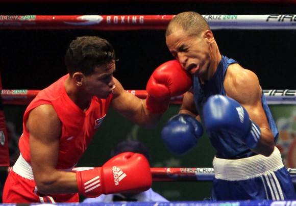 Robeisy Ramirez gana Oro en los 56 kg de Boxeo. Foto: Ismael Francisco/Cubadeabte.