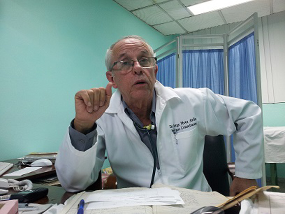 Jorge Pérez: “El virus del ébola ha retado al continente africano y a los sistemas de salud de los países desarrollados, evidenciando así las grandes inequidades existentes en el mundo”.