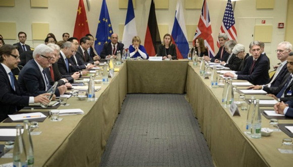 Los asistentes a una reunión de la nueva ronda de de negociaciones sobre el programa nuclear de Irán en Suiza. Efe