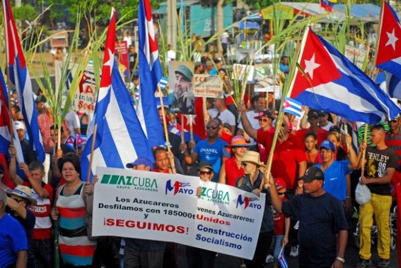 Desfiles en toda Cuba por el Día Internacional de los Trabajadores