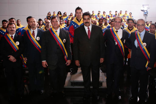 Los Cinco condecorados en Venezuela