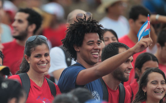El pueblo cubano en el desfile por el Primero de Mayo. Foto: Ladyrene Pérez/Cubadebate