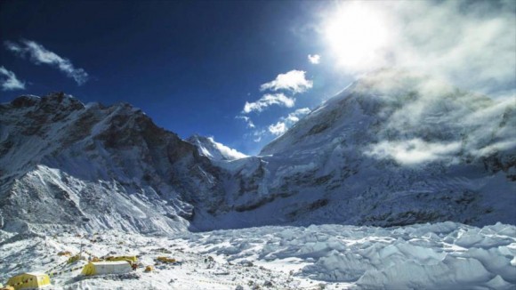 El Everest aumenta de altura tras el terremoto en Nepal