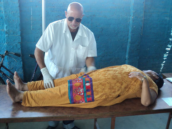 Des médecins cubains ont soigné plus de 1000 victimes du tremblement de terre au Népal