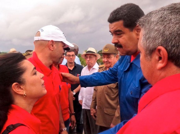 El Presidente venezolano Nicolás Maduro saludó a los “Cinco Héroes” cubanos. Foto: Miraflores