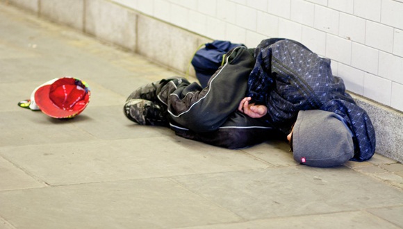 ONGs estiman en 6.500 el número de individuos que duerme cada noche a la intemperie en Londres.