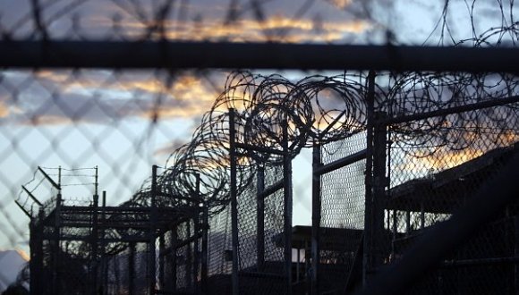 El Pentágono estudia enviar los presos de Guantánamo a Kansas y Carolina del Sur