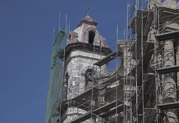 Torre y campanario de la Catedral de La Habana. Foto: Ismael Francisco/ Cubadebate