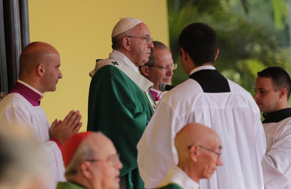 El Papa Francisco oficia Santa Misa en La Habana. Foto: Ismael Francisco/ Cubadebate.