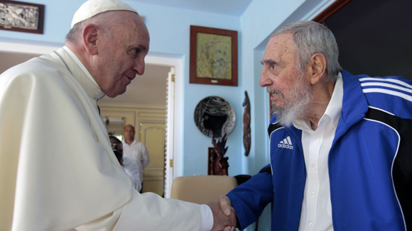 Fidel Castro y el Papa Francisco sostuvieron un cordial encuentro. Foto: Alex Castro.