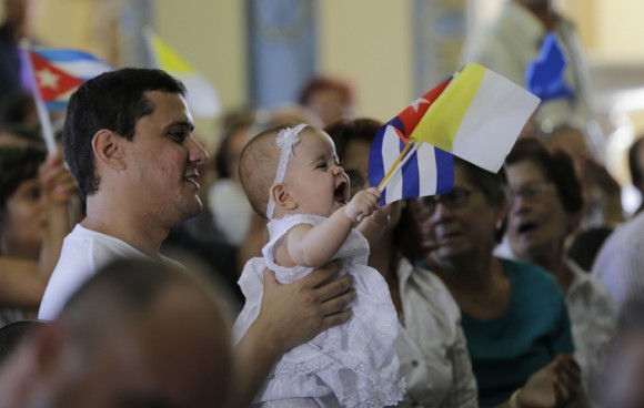 Bienvenido Francisco. a Santiago de Cuba. Foto: Ismael Francisco/ Cubadebate