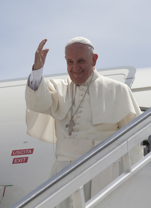 El Papa Francisco dice adiós a Cuba. Foto: Ismael Francisco/ Cubadebate
