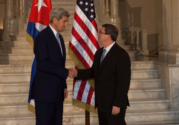 Kerry y Bruno en La Habana, el 14 de agosto de 2015. Foto: Ismael Francisco