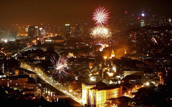 Fuegos artificiales en Sarajevo, Bosnia. Foto: Reuters