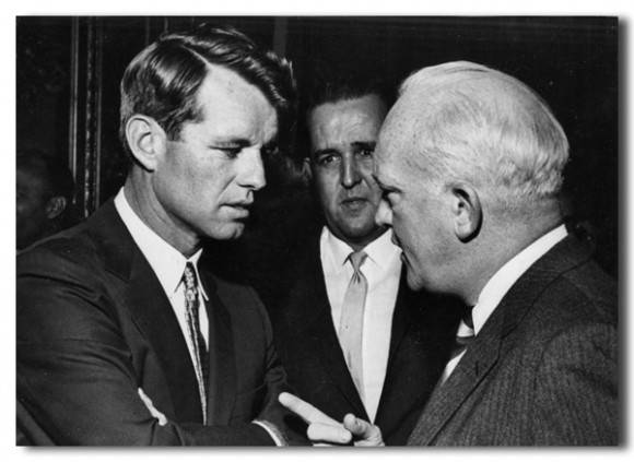 Robert F. Kennedy y Donovan.