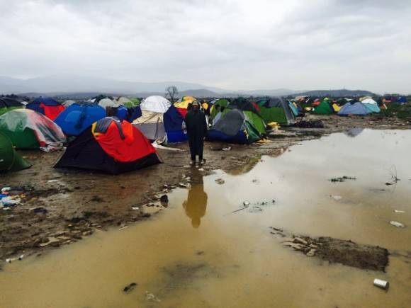 Refugiados en Idomeni. Foto: Twitter.