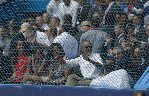 Obama y Raúl en el juego de béisbol. Foto: Ismael Francisco/ Cubadebate