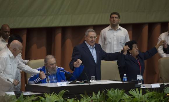 Clausurado el Congreso de los comunistas cubanos (+ Listado de integrantes del Buró Político y el Secretariado)