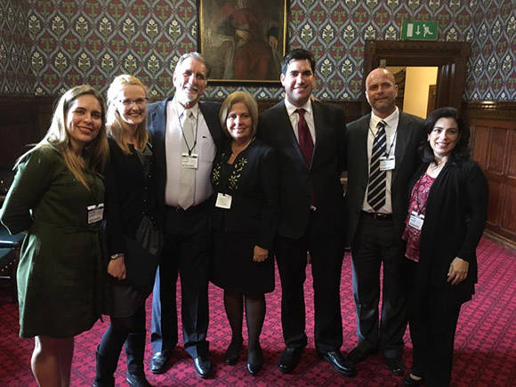 Antiterroristas cubanos intercambian con parlamentarios del Reino Unido (+ Fotos)
