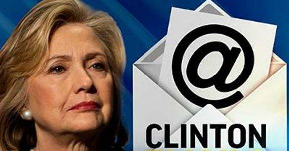 Continúa el escándalo de los email de Hillary Clinton.