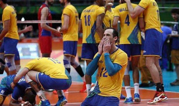 Brasil venció 3 sets a 0 a Rusia. Foto: AFP